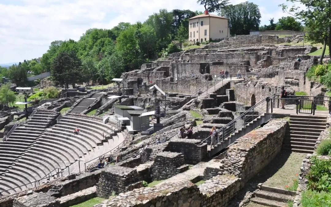 Théâtres Romains de Fourvière : explorez ces ruines historiques lyonnaises